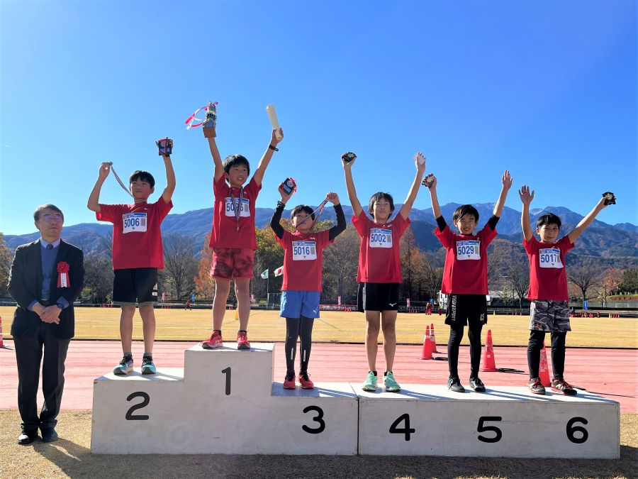 5年男子入賞の6名。1位から順に、反田くん、遠藤くん、小峰くん、池水くん、林くん、坂江くん。
