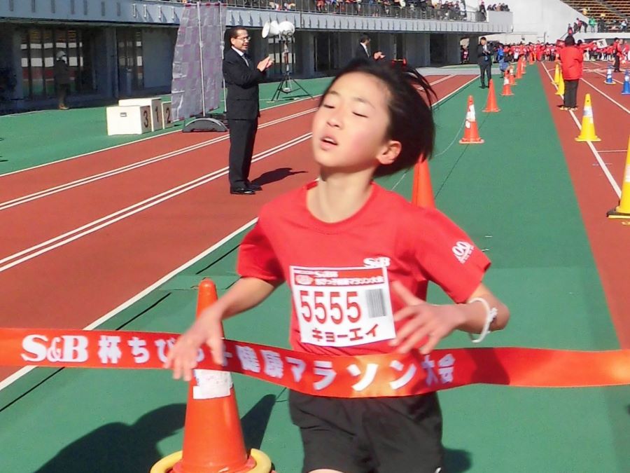 5年女子優勝の村山さん！2位と2分近く差をつけての圧勝！