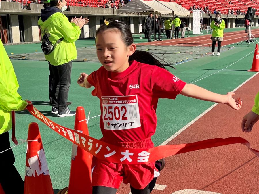 2年女子優勝の上野さん！2位と29秒の差をつけました。