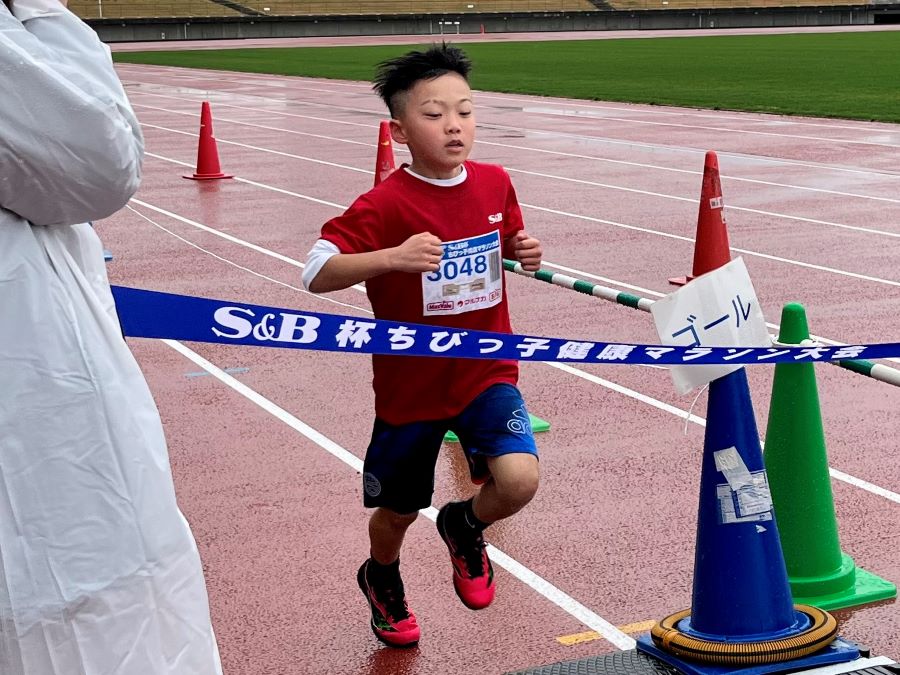 3年男子優勝の別府くん！