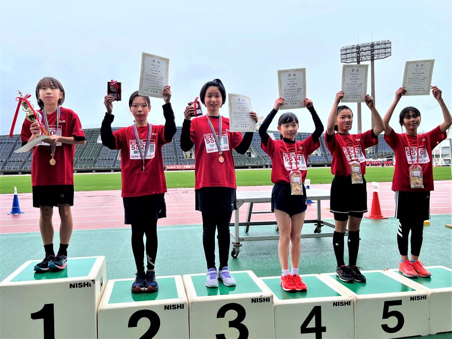 5年女子入賞の6名！1位から順に、山田、立石さん、日比さん、桑島さん、松阪さん、青海さん