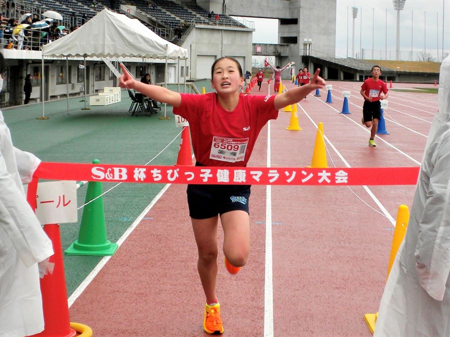 6年女子優勝の門田さん！