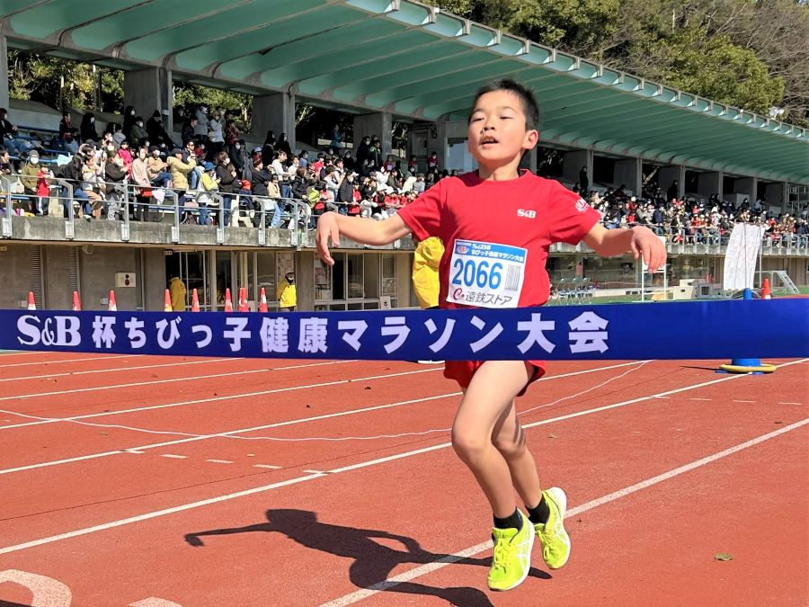 混戦を制した2年男子優勝の藤﨑くん！