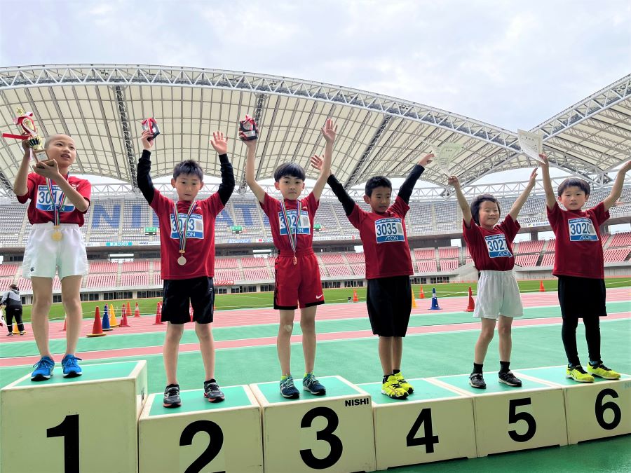 3年男子は伊藤くんが優勝、2位は樋口くん、3位は清野くん、鈴木くん、久保田くん、川谷くんでした。