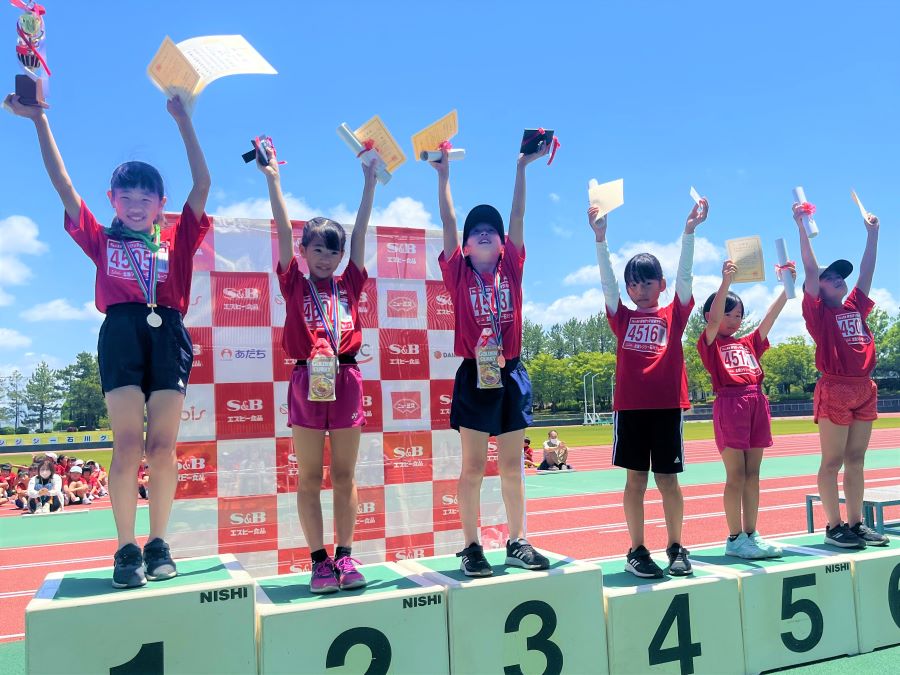 4年女子は瀬戸さんが優勝、2位は玉田さん、3位は紅谷さん、小山さん、清水さん、門前さんでした。