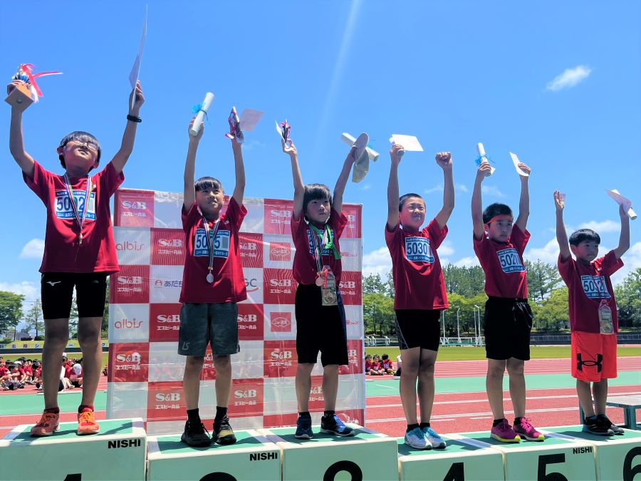 5年男子は畠山くんが優勝、2位は花城くん、3位は福田くん、甲部くん、佐々木くん、津川くんでした。