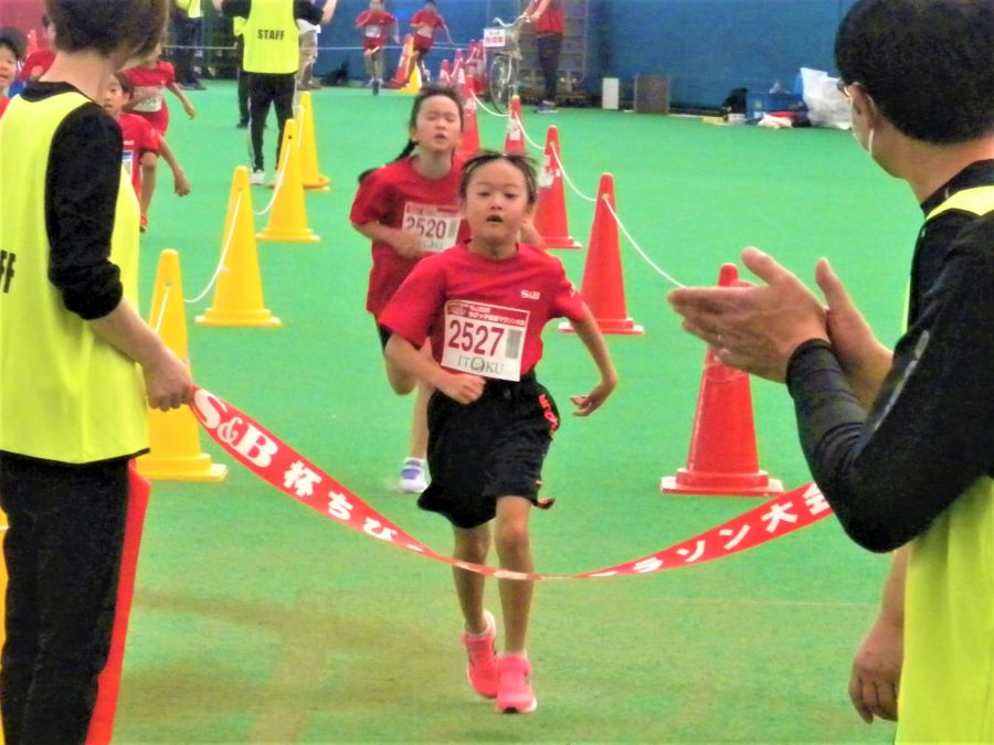 2年女子優勝の高杉さん。