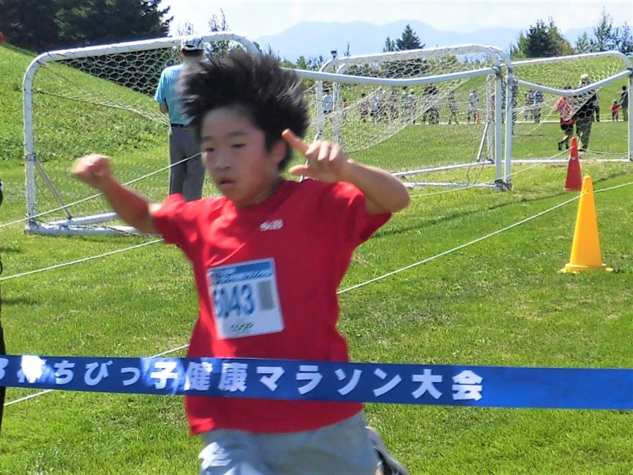 6年男子優勝の平井くん！