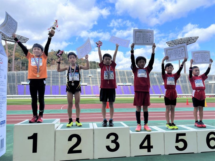 3年男子は小原くんが優勝、2位は松岡くん、3位は大塚くん、片谷くん、有重くん、佐々木くんでした。