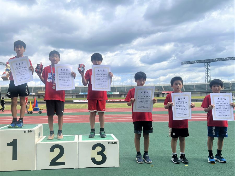 5年男子入賞の6名。1位から順に、田中くん、山澤くん、白井くん、山田くん、竹内くん、武野くん。