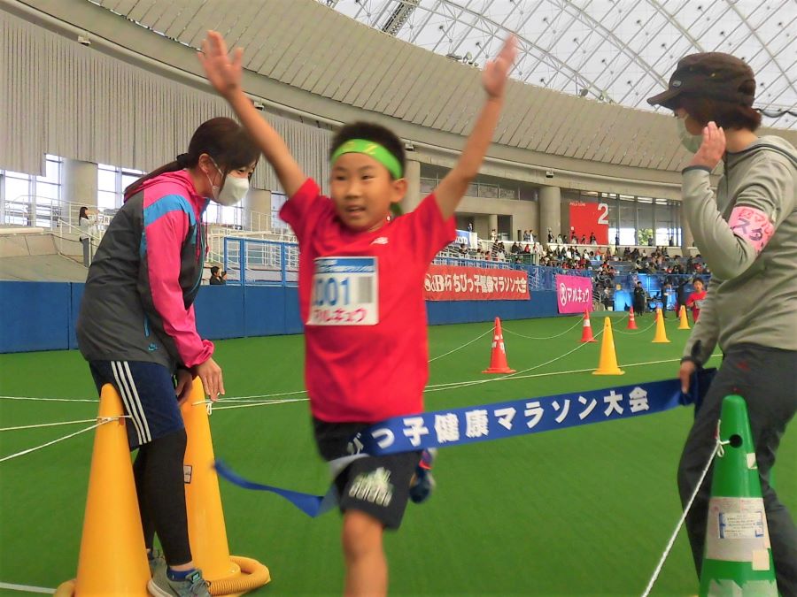 2年男子優勝の平岡くん！