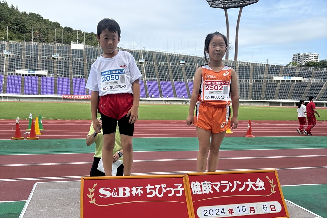 ２年男子は延廣くん、女子は瀬川さんが優勝。