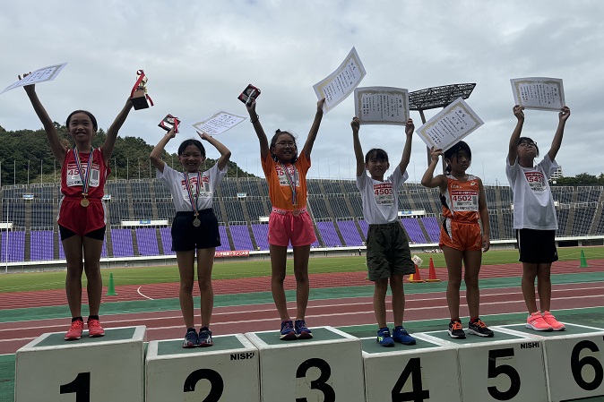 4年女子は加藤さんが優勝、大津さん、谷津さん、田原さん、瀬川さん、松川さん。