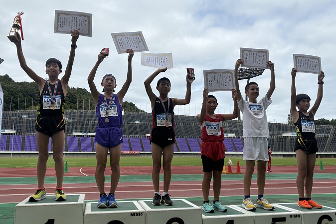 6年男子は松岡くんが優勝、小塩くん、板倉くん、石竹くん、成瀬くん、花井くん。