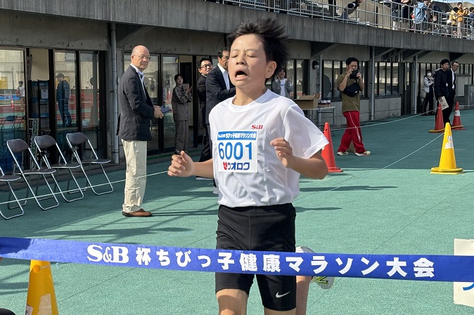 6年生男子は武者くんが好記録で連覇達成。
