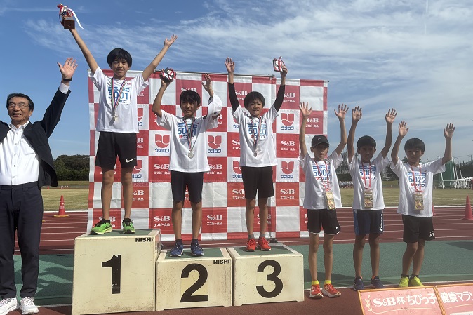 5年男子優勝は本間くん、佐々木くん、長谷川くん、井上くん、東くん、藤木くん。