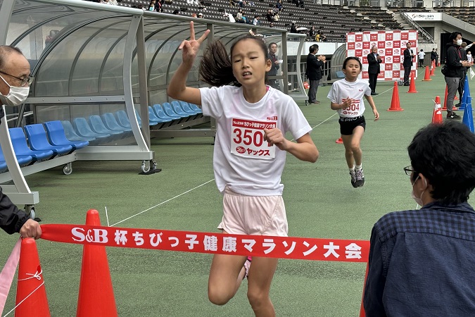 3年女子は石射さんが連覇、2位は生田さんでした。