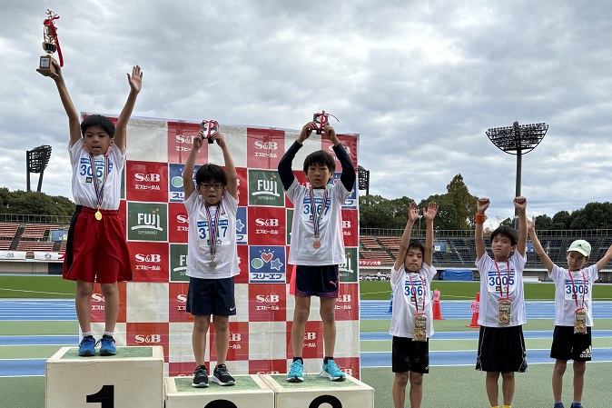 3年男子優勝は菊池くん、幅くん、斉藤くん、草刈くん、山口くん、ヴァルガ堀くん。