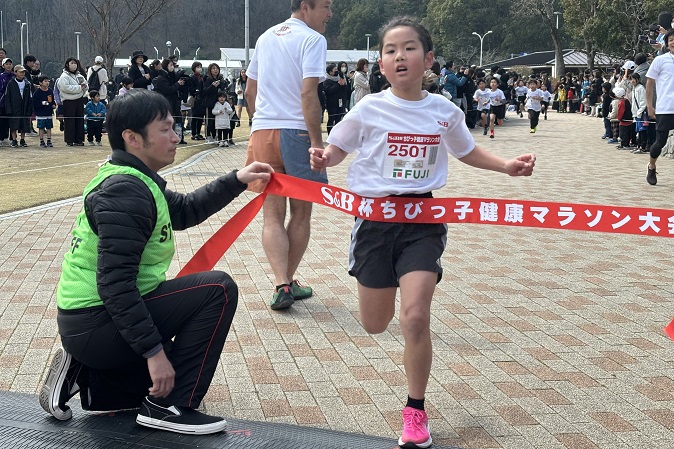 2年女子は越智さんが大会記録更新。