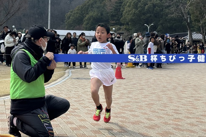 2年男子は上甲くんが2連覇。