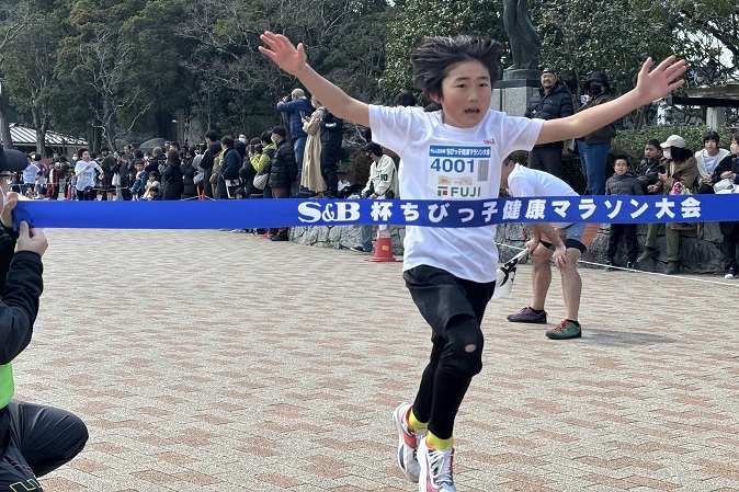 4年男子は北村くんが優勝。