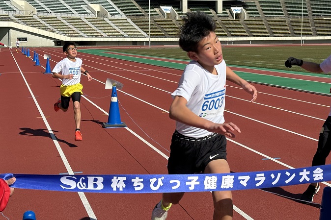 6年男子は多田くんが大会歴代2位の記録。2位は塚本くん。