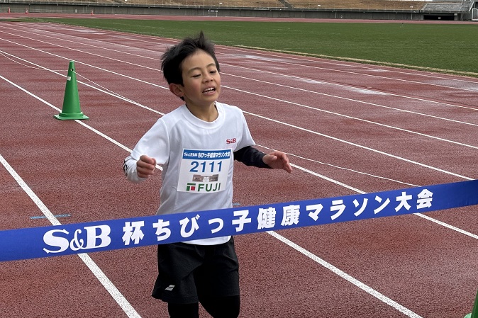 2年男子は古川くんが好記録で優勝。