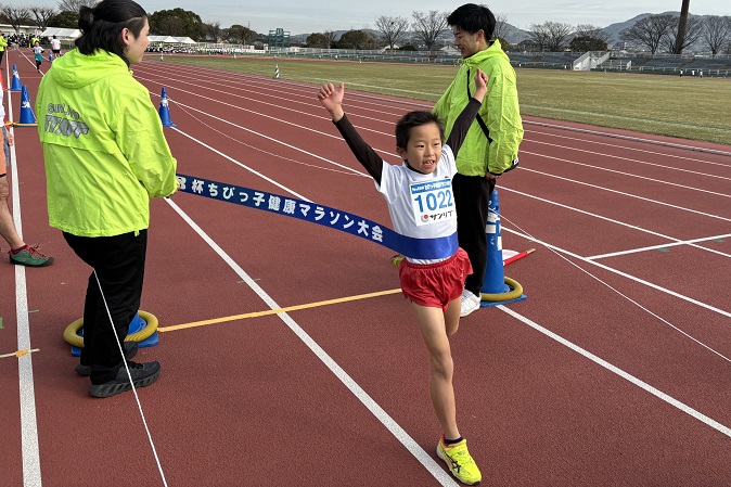 1年男子優勝は武内くんゴールに飛び込んだ！！