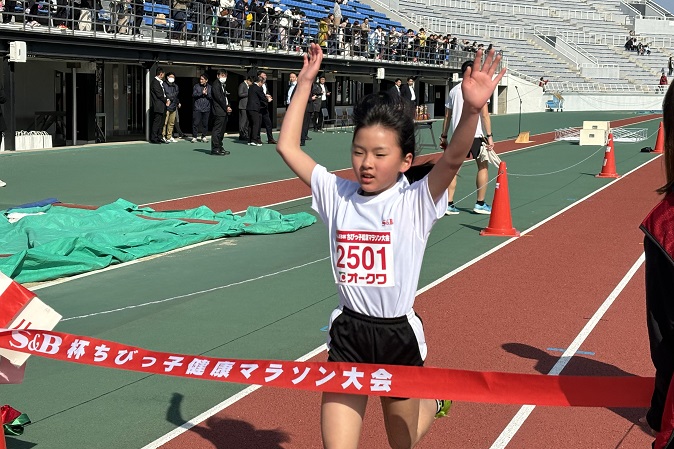 2年女子は竹下さんが好記録で優勝。