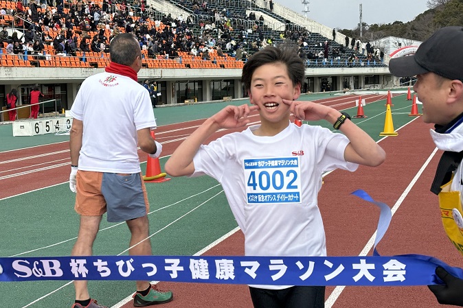4年男子は中村くんが笑顔でゴールイン！！