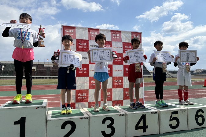 3年男子優勝は中川くん、山下くん、長谷川くん、新開くん、中村くん、大森くん。