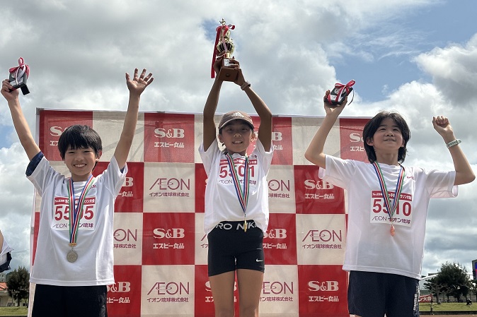 5年女子優勝は谷津さん、2位は山城さん、3位は石田さんでした。
